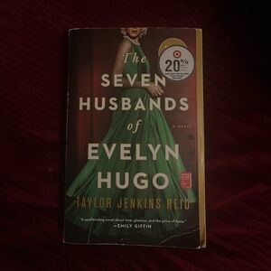 The Seven Husbands of Evelyn Hugo
Book in decent condition with signs of use